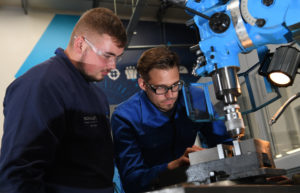 Apprenticeships vs University - Which is the best choice?
