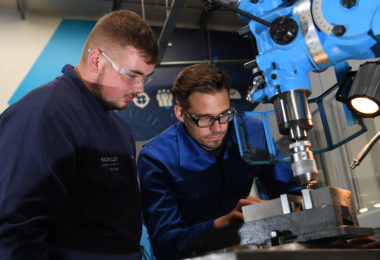 Apprenticeships vs University – Which Is the Best Choice for Young Aspiring Engineers?